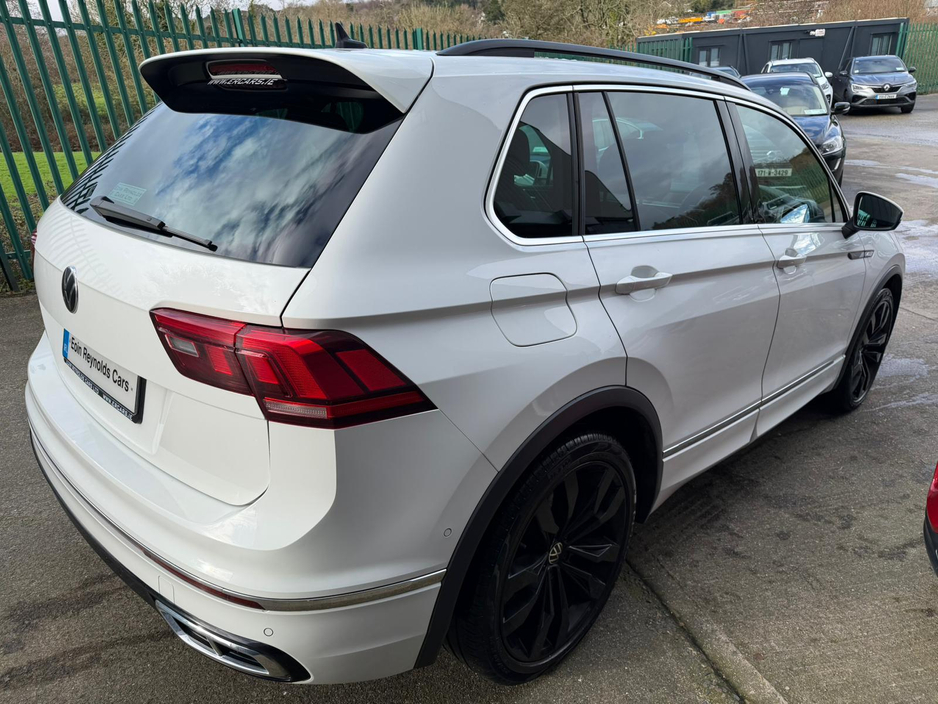 2023 Volkswagen Tiguan 231 D R-LINE 2.0 TDI 6SP FWD 150HP LOW KMS! €41,995