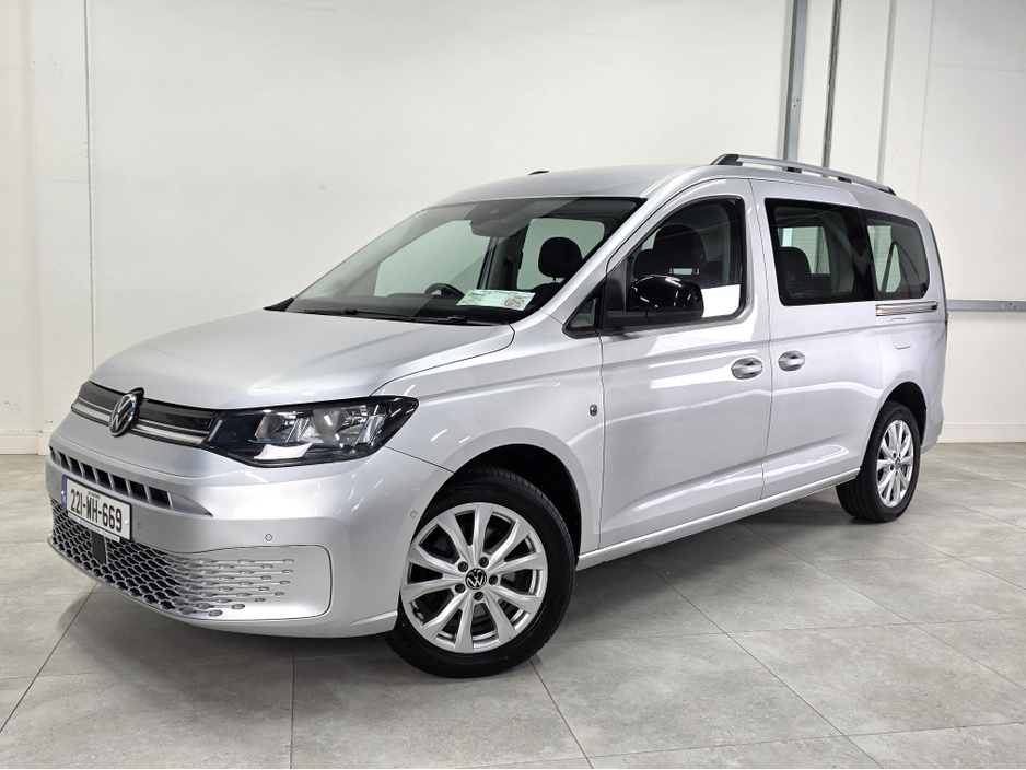 2022 Volkswagen Caddy - image 5