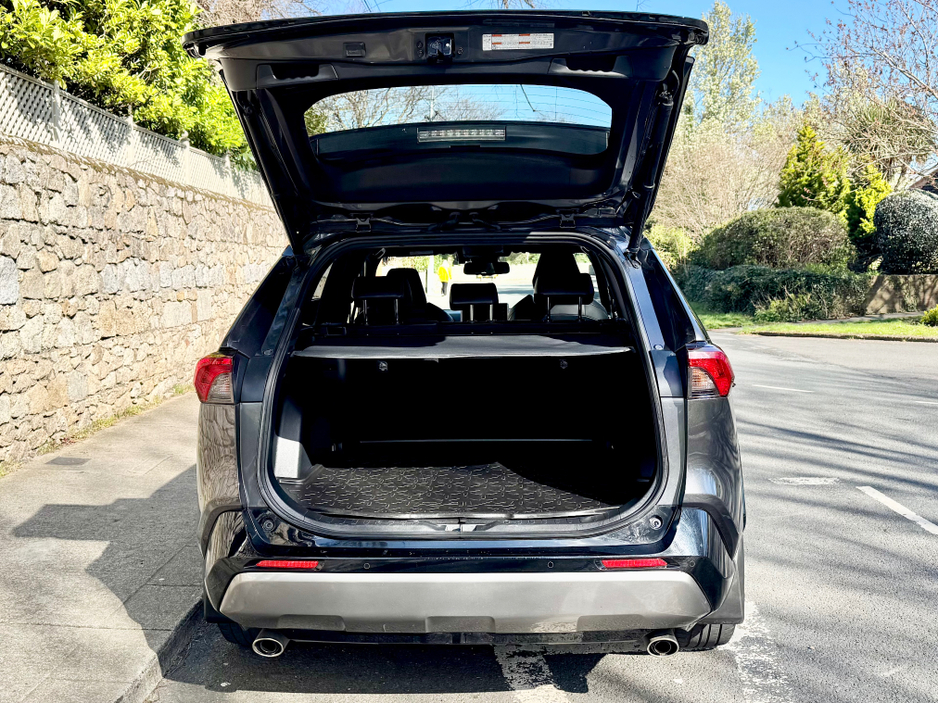 2021 Toyota Rav4 - image 13