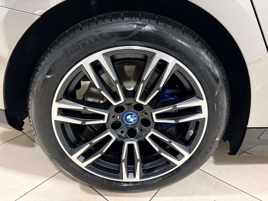 2025 BMW 5 Series 530e M-SPORT=IVORY INTERIOR//AS NEW//D REG=2 YEAR BMW WARRANTY=TAILORED FINANCE PACKAGES AVAILABLE=TRADE IN’S WELCOME €64,995