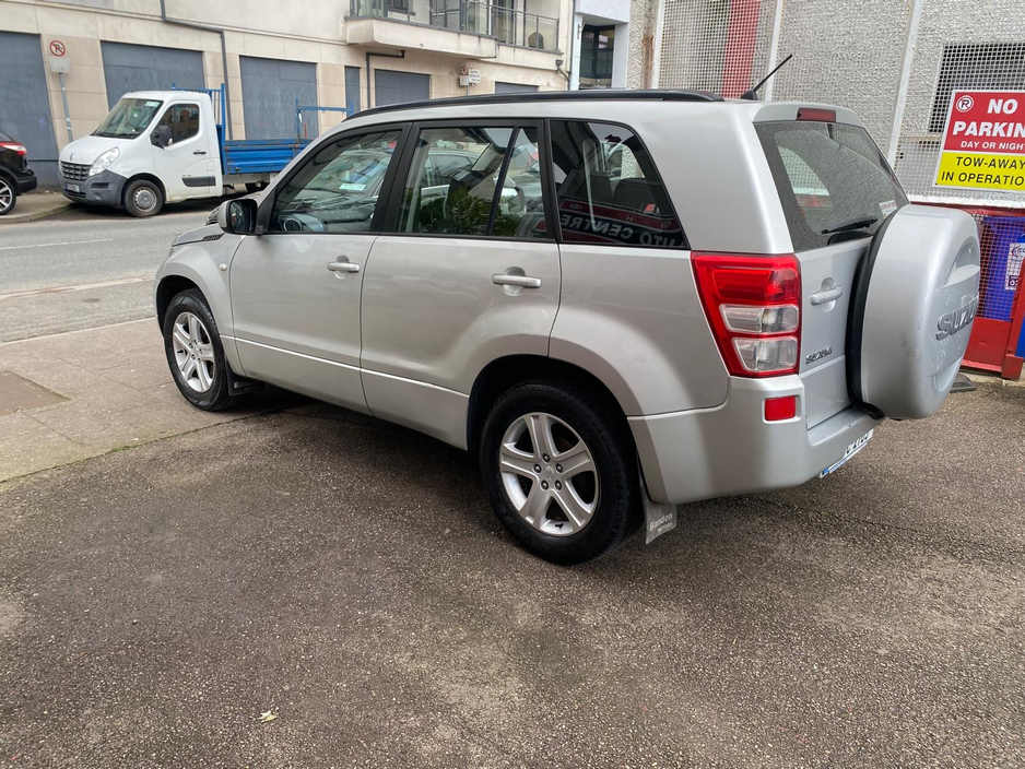 2008 Suzuki Grand Vitara - image 4