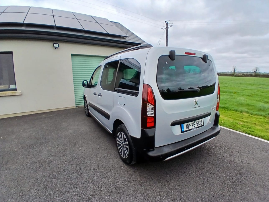 2018 Peugeot Partner - image 8