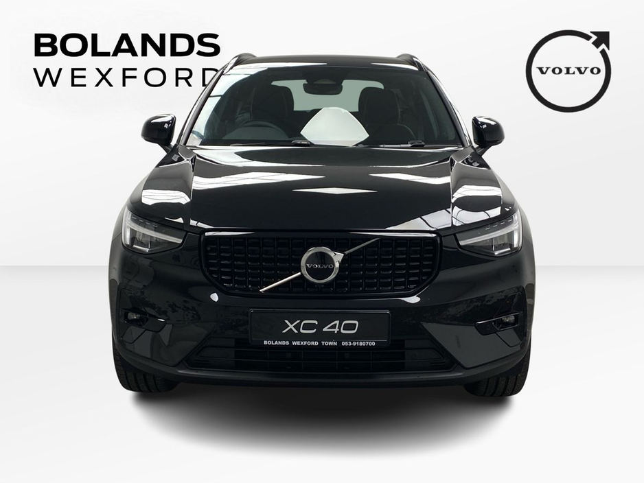 2026 Volvo XC40 - image 2