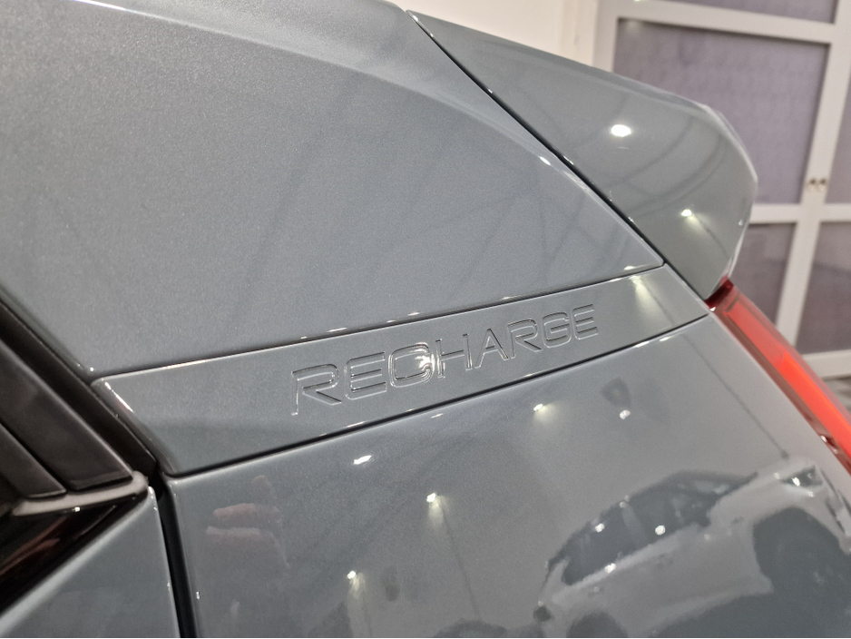 2023 Volvo XC40 T4 PLUS DARK RECHARGE AUTOMATIC **ONE OWNER / APPLE CARPLAY / CRUISE CONTROL / ELECTRIC BOOTLID / HEATED FRONT & REAR SEATS / HEATED STEERING WHEEL / 360 DEGREE CAMERA / WIRELESS PHONE CHARGING** €38,900