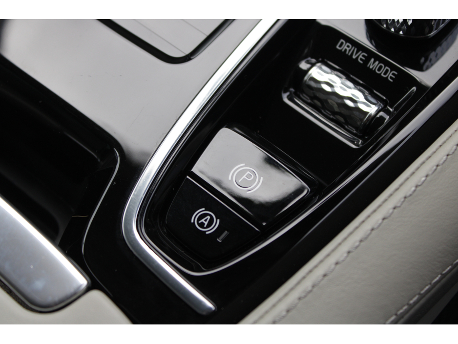 2020 Volvo S60 - image 19