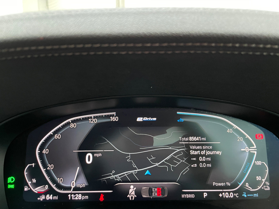 2021 BMW 5 Series - image 22