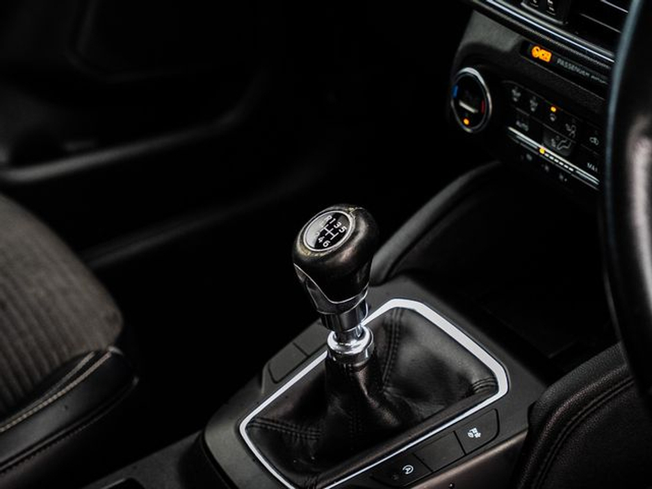 2021 Ford Kuga - image 8