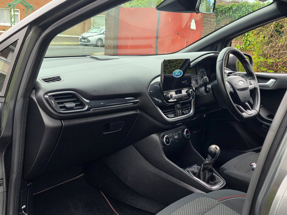 2018 Ford Fiesta - image 22