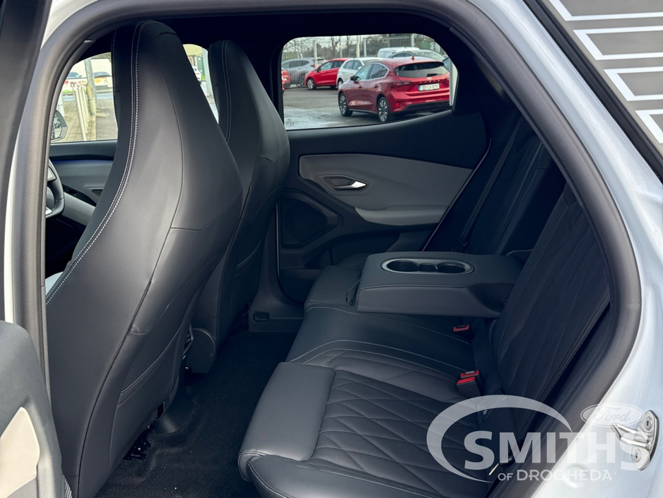 2026 Ford Explorer PREMIUM 77KWH 286PS €45,950