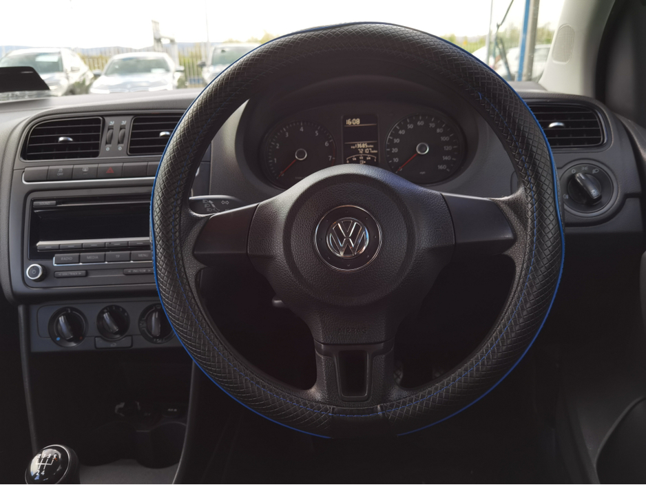 2013 Volkswagen Polo - image 14