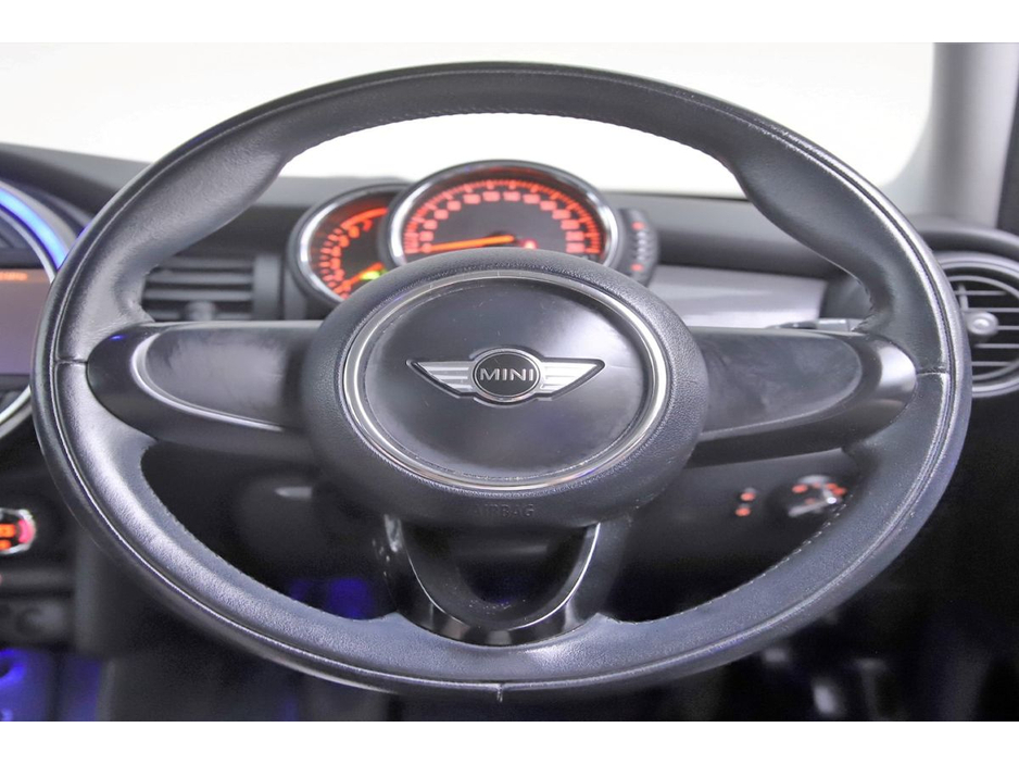 2016 MINI Hatch - image 13