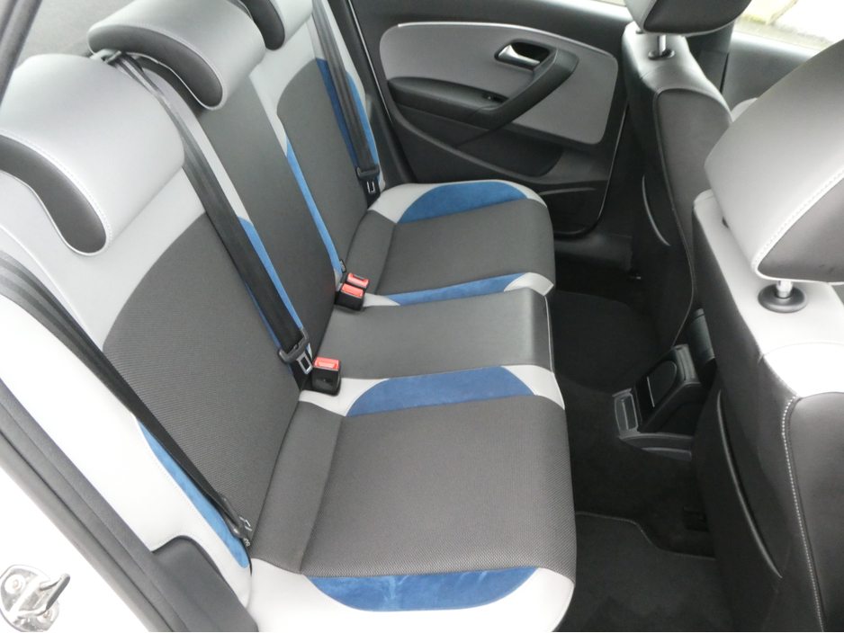 2015 Volkswagen Polo - image 14