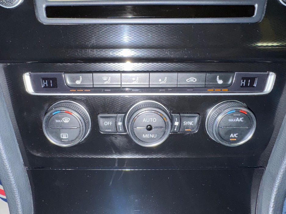 2016 Volkswagen Golf - image 20