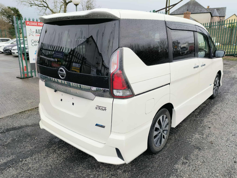 2017 Nissan Serena - image 7