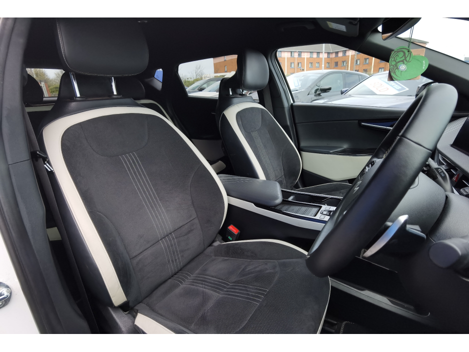 2022 Kia EV6 - image 9