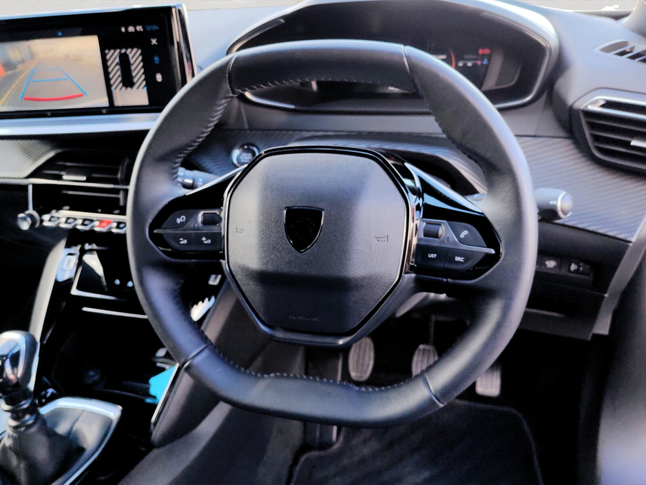 2025 Peugeot 2008 - image 5