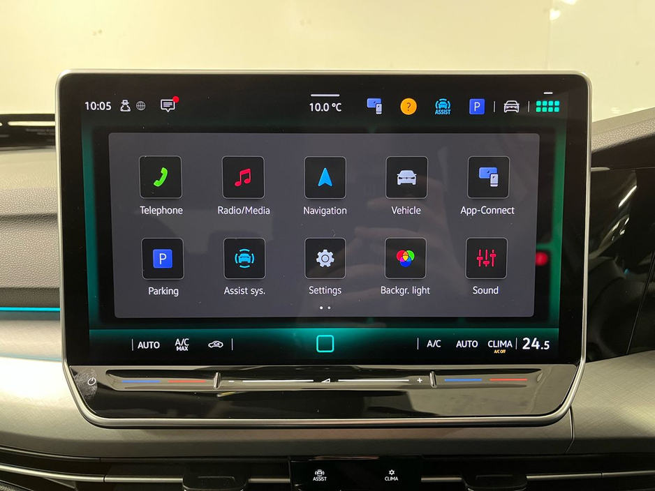 2025 Volkswagen Golf - image 16