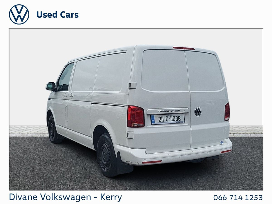 2021 Volkswagen Transporter - image 3