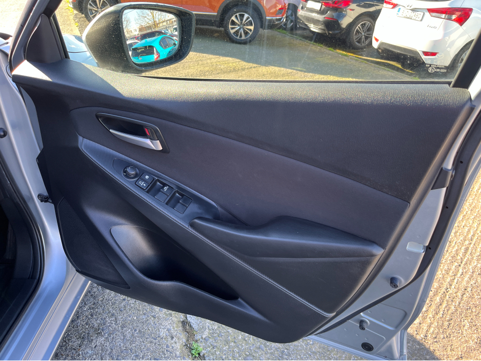 2020 Mazda Mazda2 - image 12