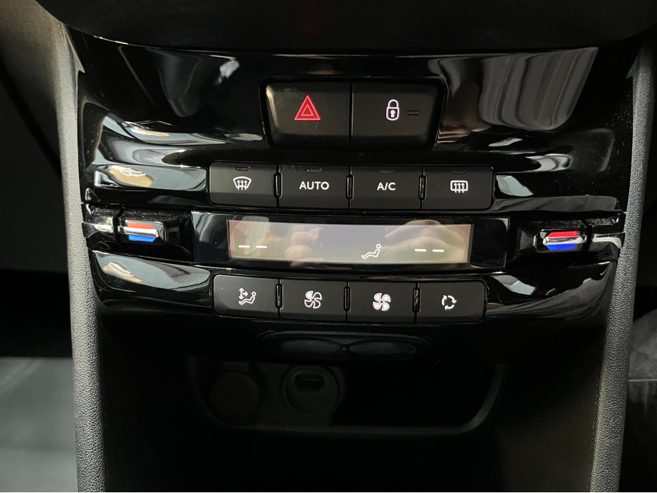 2017 Peugeot 2008 - image 17