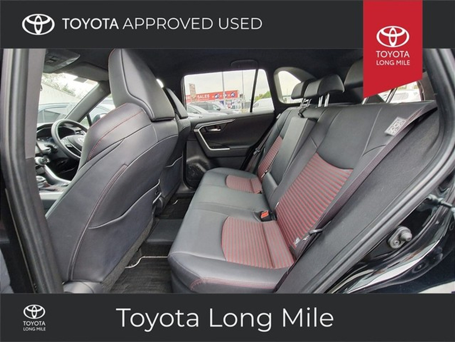 2025 Toyota Rav4 - image 6