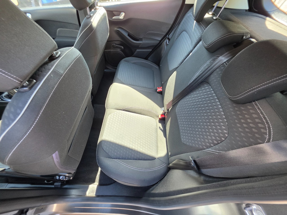 2018 Ford Fiesta - image 15