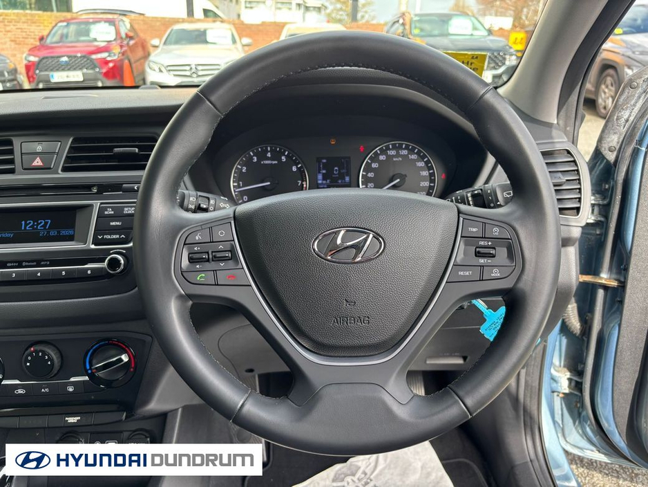 2016 Hyundai i20 - image 7