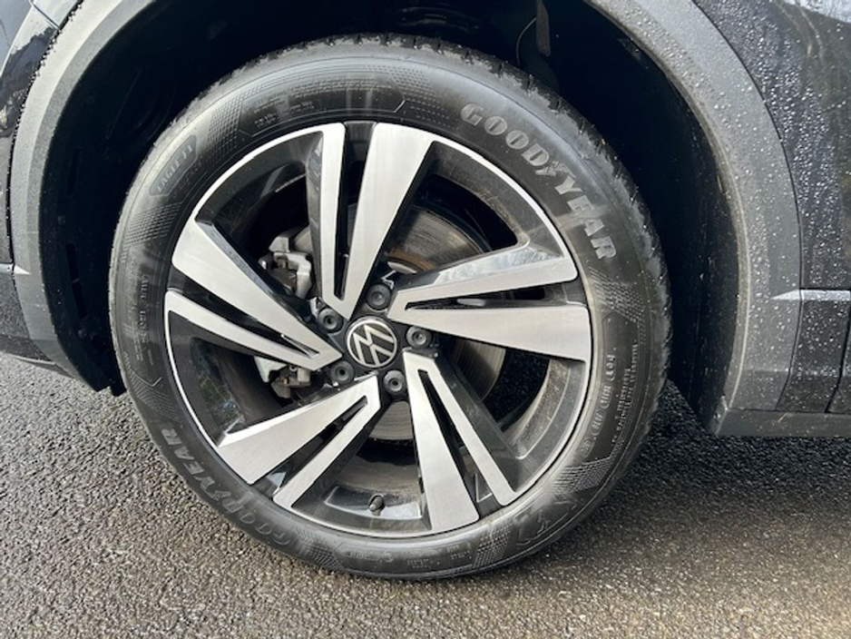 2025 Volkswagen T-Roc - image 6