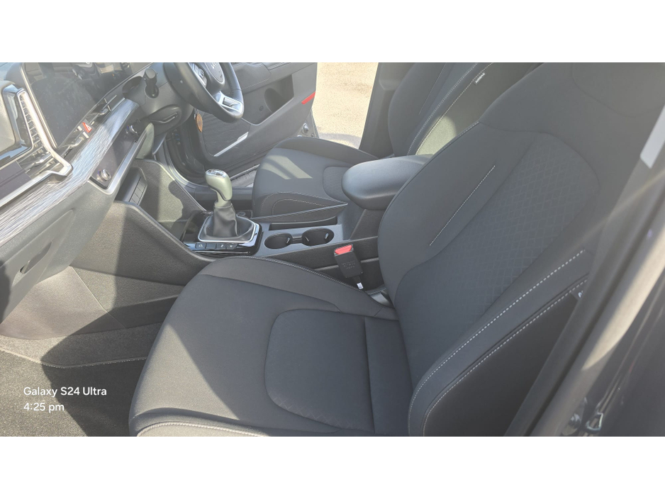 2025 Kia Sportage - image 4