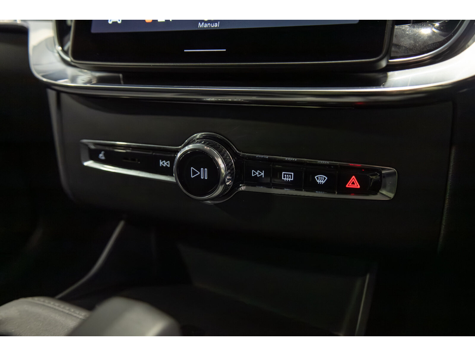 2025 Volvo XC90 - image 23