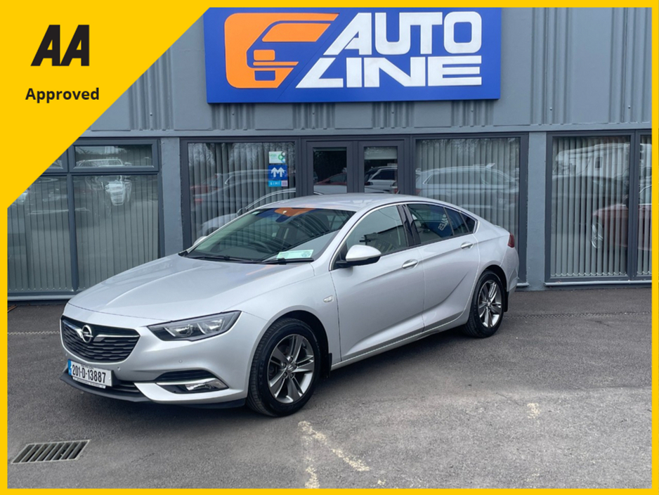 2020 Opel Insignia - image 3