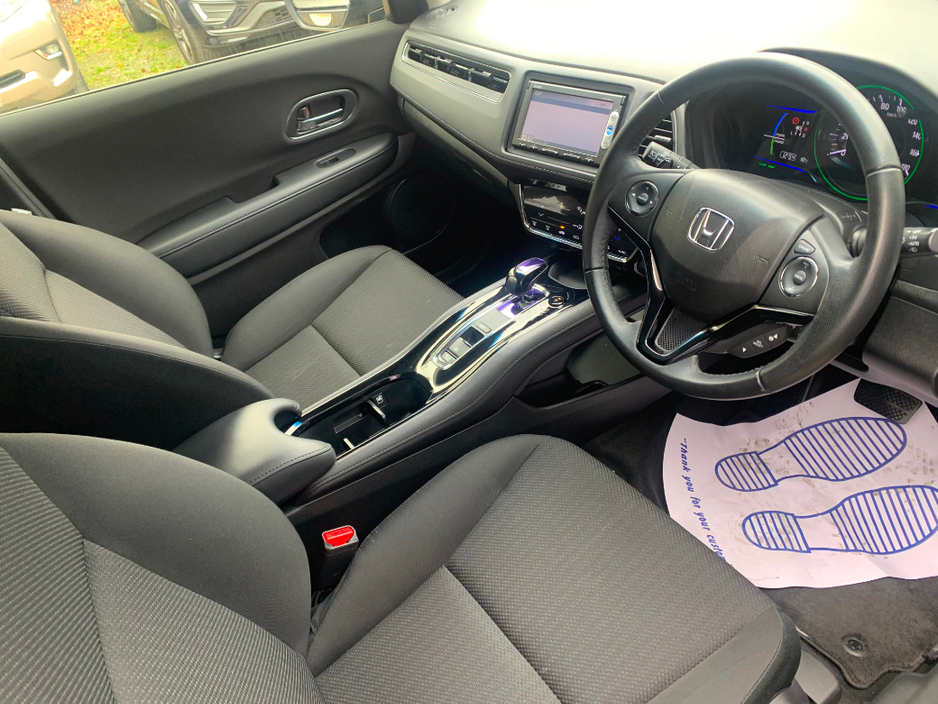 2014 Honda Vezel 1.5 HYBRID 5DR // 09/26 NCT AND €180 ROAD TAX // AIR CON, REVERSE CAMERA AND BLUETOOTH // €10,950