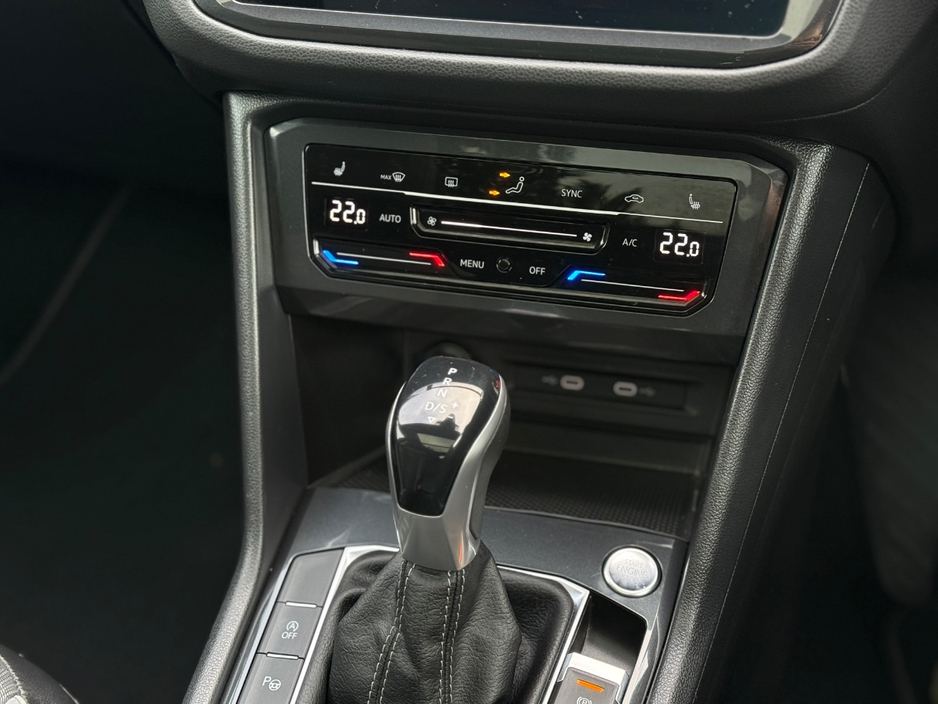 2021 Volkswagen Tiguan - image 16