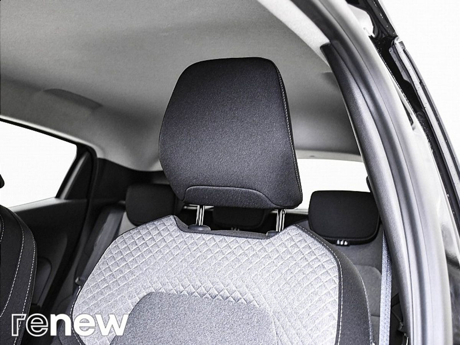 2025 Renault Clio - image 23