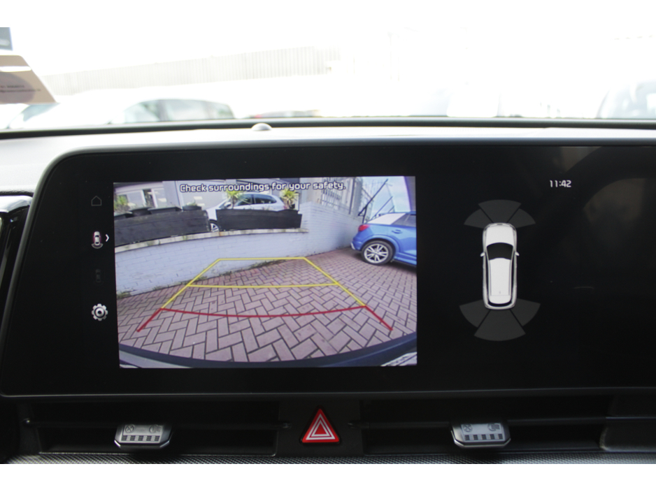 2023 Kia Sportage - image 13