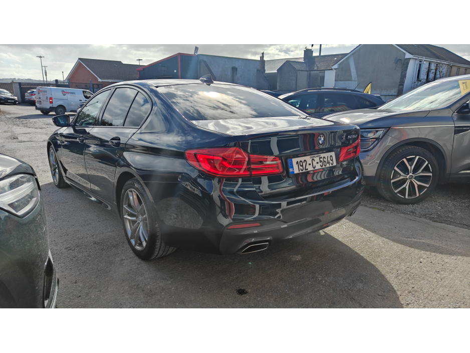 2019 BMW 5 Series - image 8