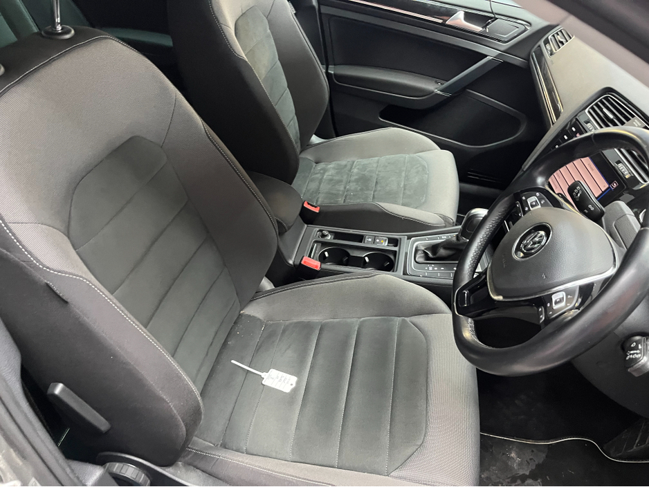 2019 Volkswagen Golf - image 10