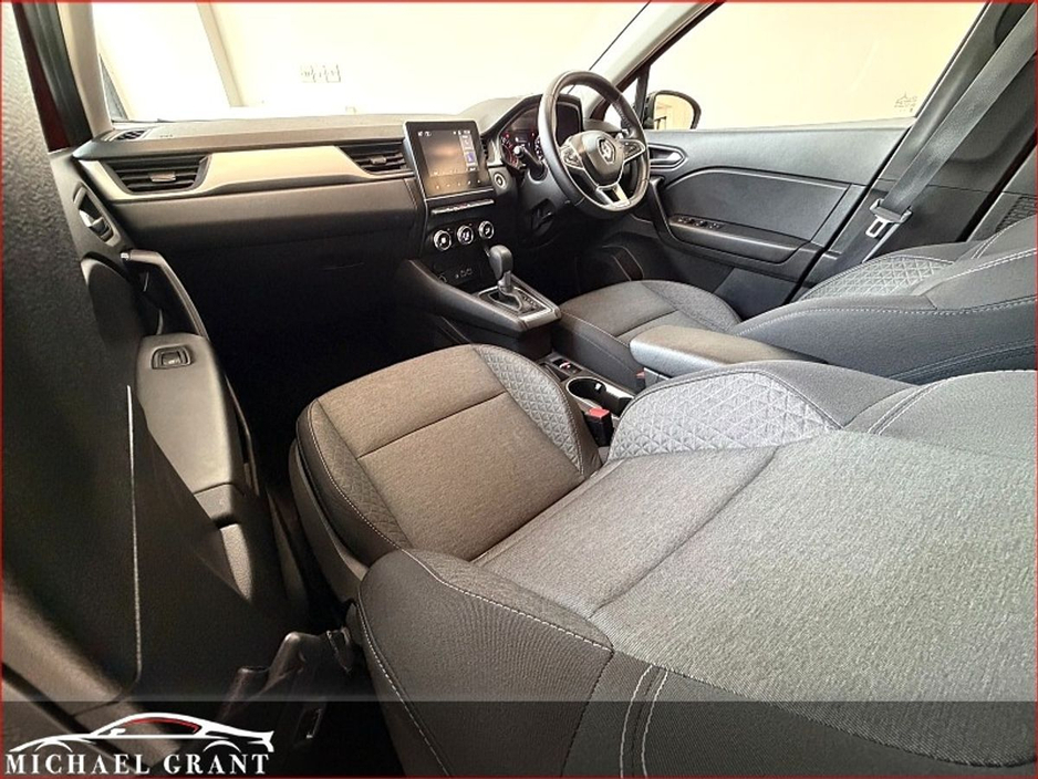 2023 Renault Captur - image 11