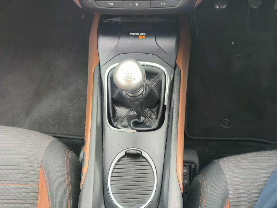 2017 Toyota Avensis - image 13