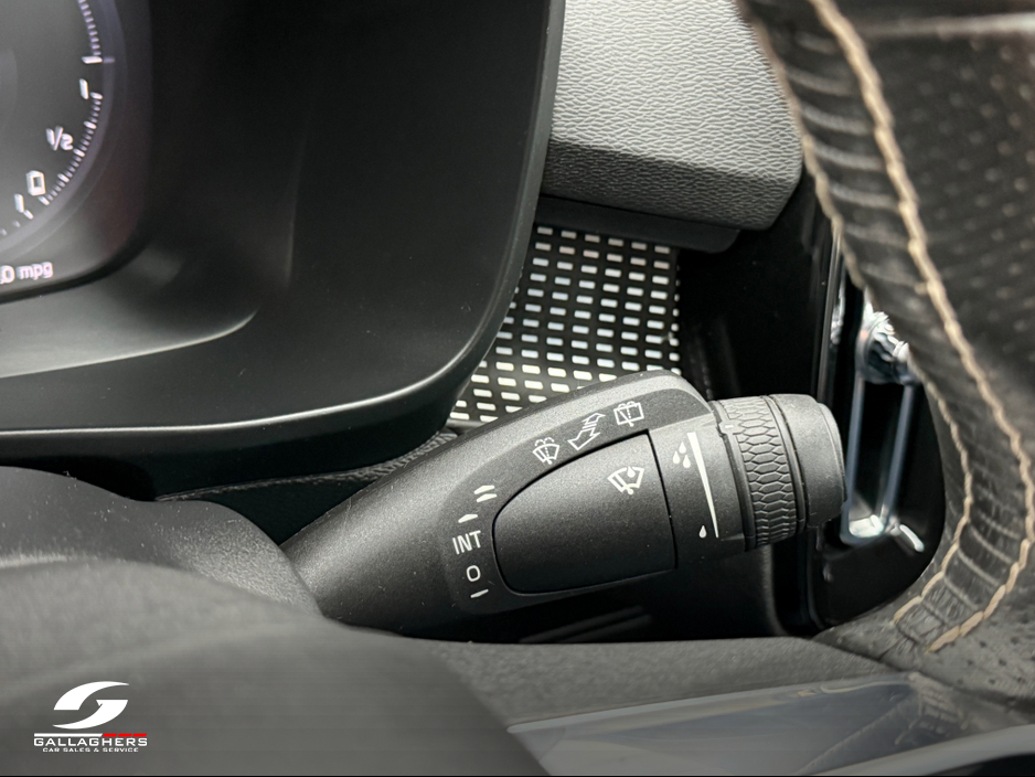 2020 Volvo XC40 - image 29