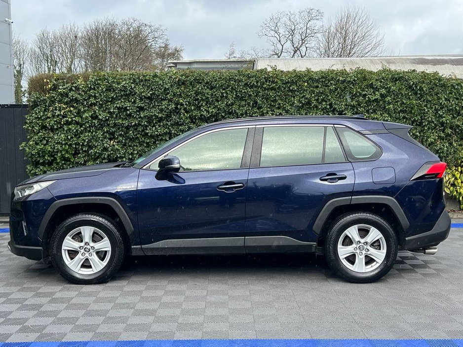 2022 Toyota Rav4 LUNA 2.5 HYBRID // PARKING SENSORS // DIGITAL CLUSTER // DUAL ZONE CLIMATE CONTROL €32,900