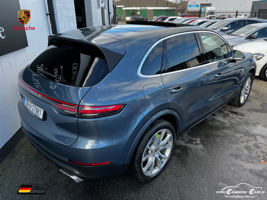 2020 Porsche Cayenne - image 30