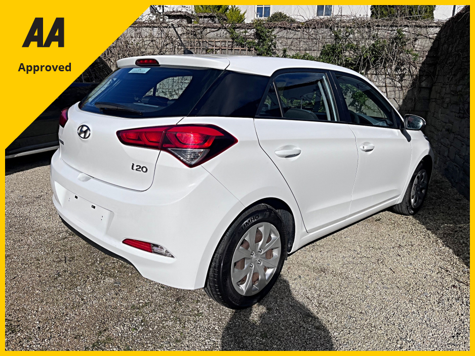 2017 Hyundai i20 - image 13