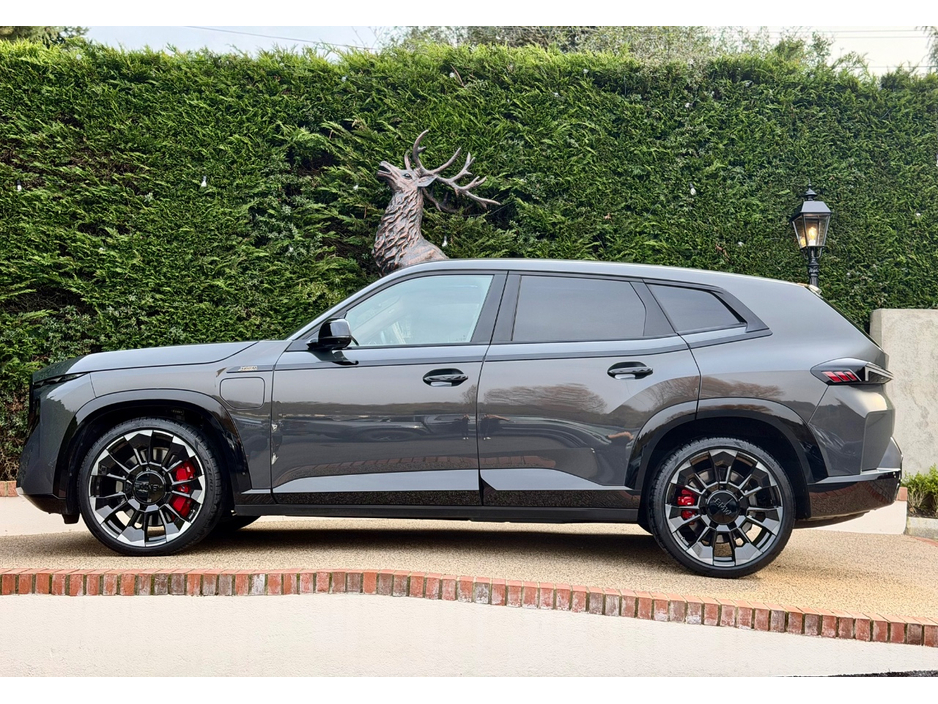 2024 BMW XM - image 5