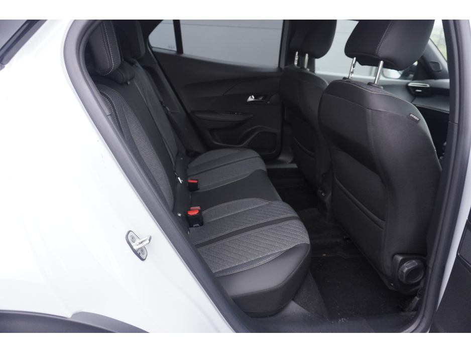 2024 Peugeot 2008 - image 8