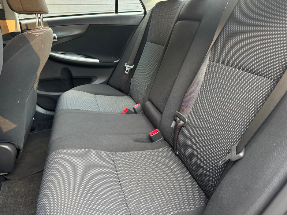 2013 Toyota Corolla - image 14