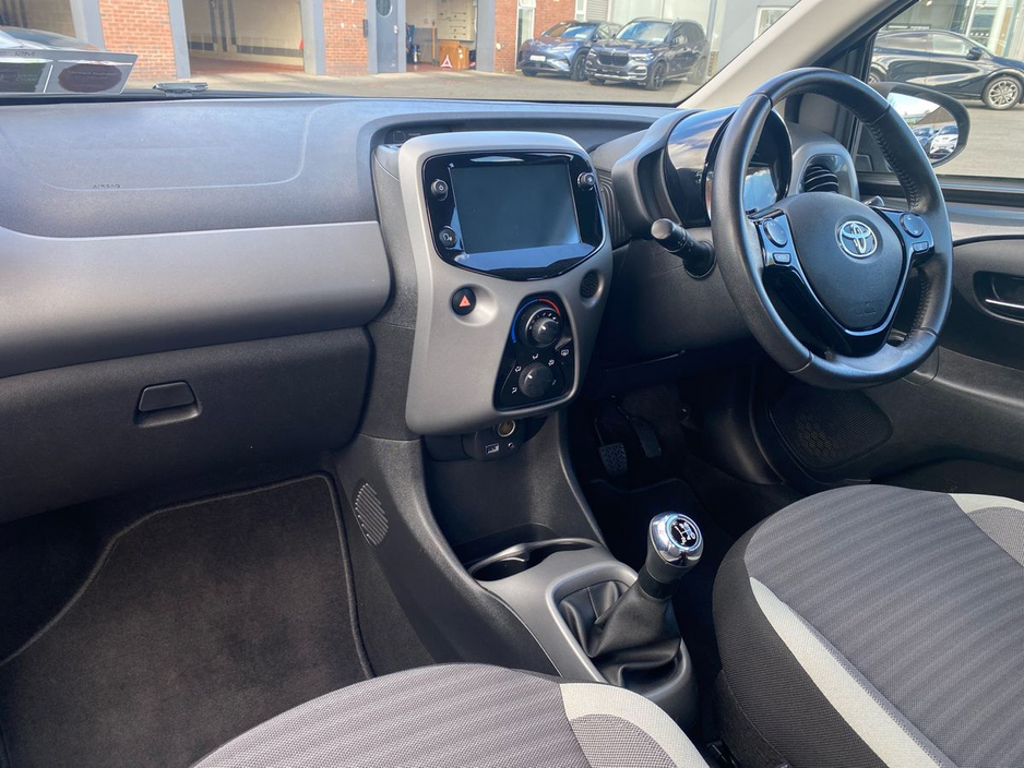 2020 Toyota Aygo - image 12