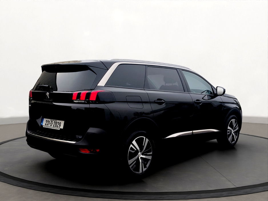 2023 Peugeot 5008 - image 6