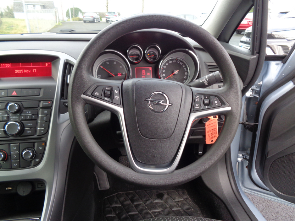 2016 Opel Astra - image 7