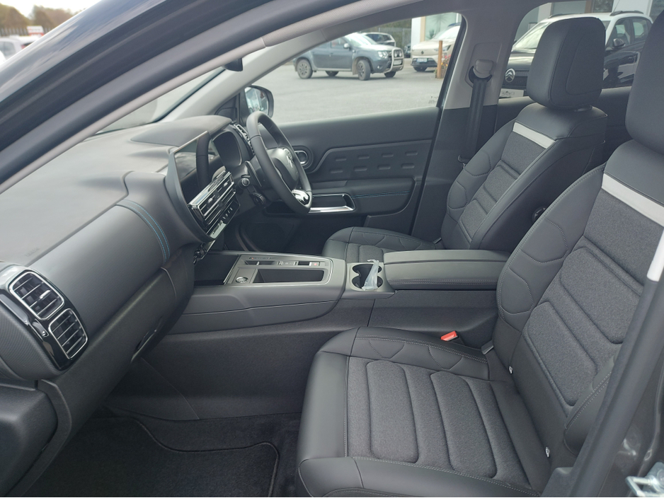 2026 Citroen C5 Aircross Plus Puretech 1.5 130BHP €47,185